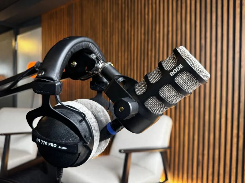 Beyerdynamic DT 770 Pro slušalice i Rode PodMic mikrofon