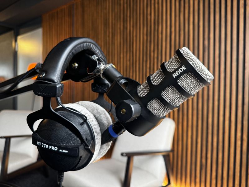 Beyerdynamic DT 770 Pro slušalice i Rode PodMic mikrofon